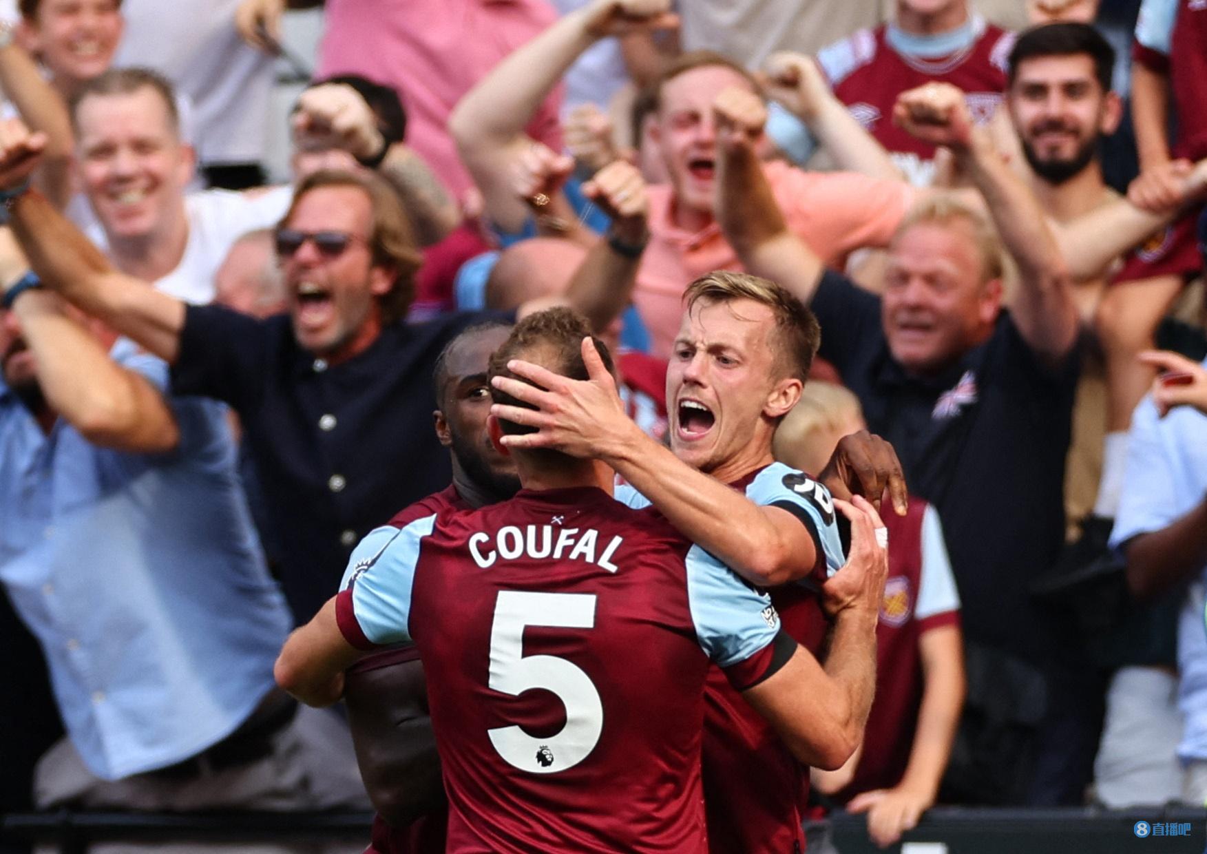 的中场球员 的中场球员